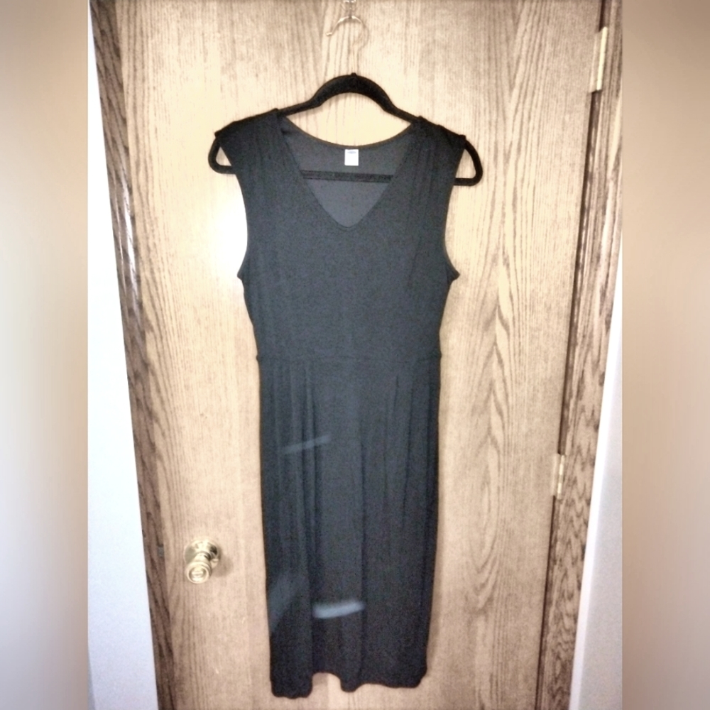 Old navy black dress knee length